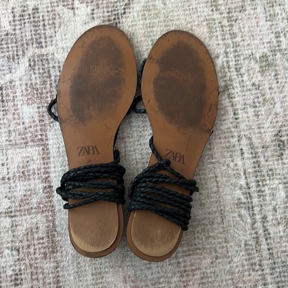 BRAIDED STRAP LEATHER SANDALS
Black 1/2634/081/040/39 - Picture 6 of 6